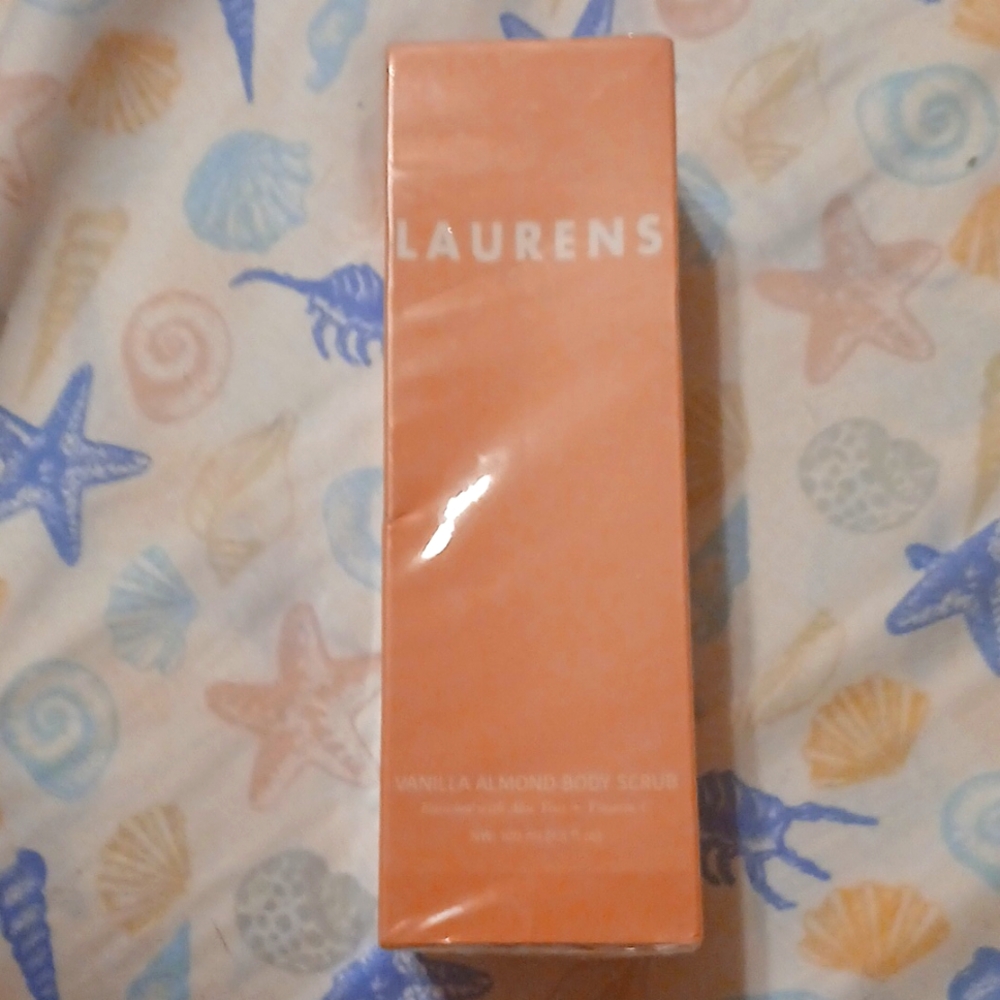Laurens Vanilla Almond Body Scrub